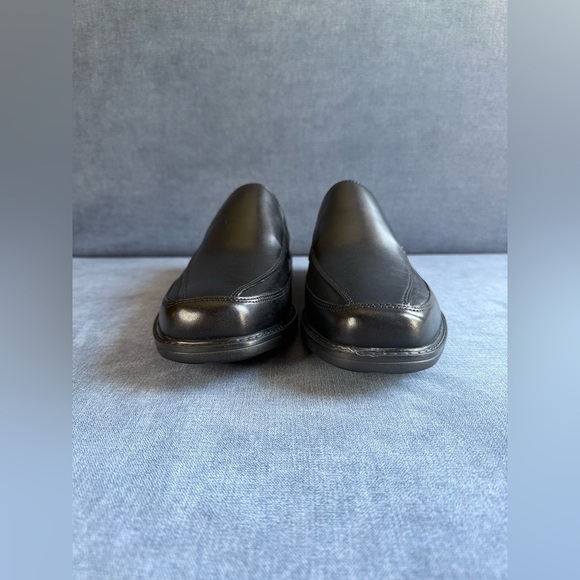 Clarks Cosgrove Free Loafer Men’s SZ 13M Black Leather Slip On Comfort Shoe New
